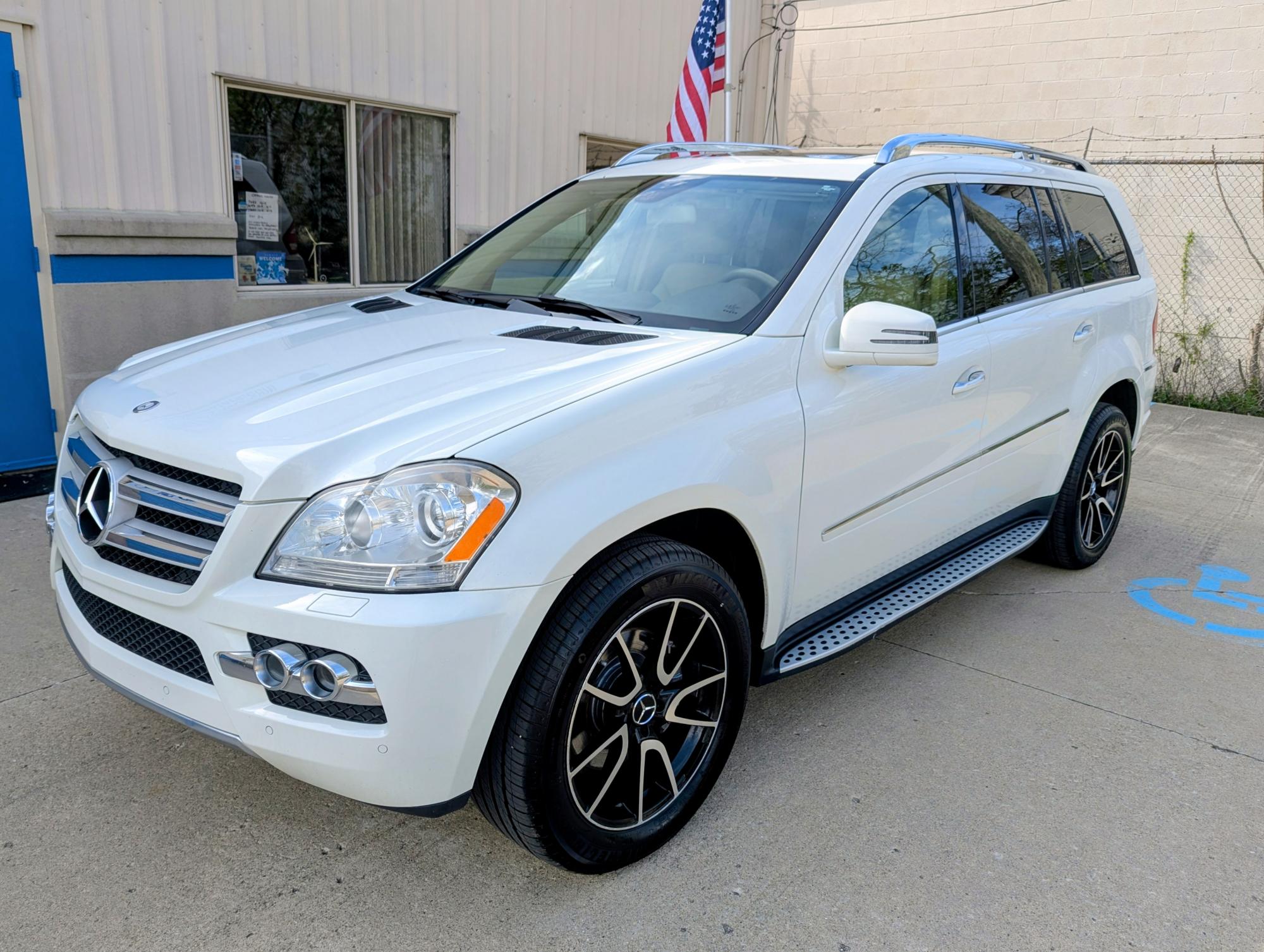 photo of 2011 Mercedes-Benz GL-Class GL450 4MATIC