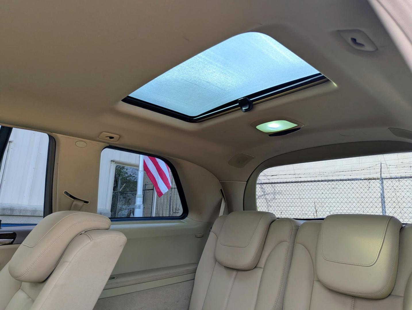 2011 Calcite White Mercedes-Benz GL-Class GL450 4MATIC (4JGBF7BE7BA) with an 4.7L V8 DOHC 32V engine, 7-Speed Automatic transmission, located at 603 Amelia Street, Plymouth, MI, 48170, (734) 459-5520, 42.378841, -83.464546 - Photo#8