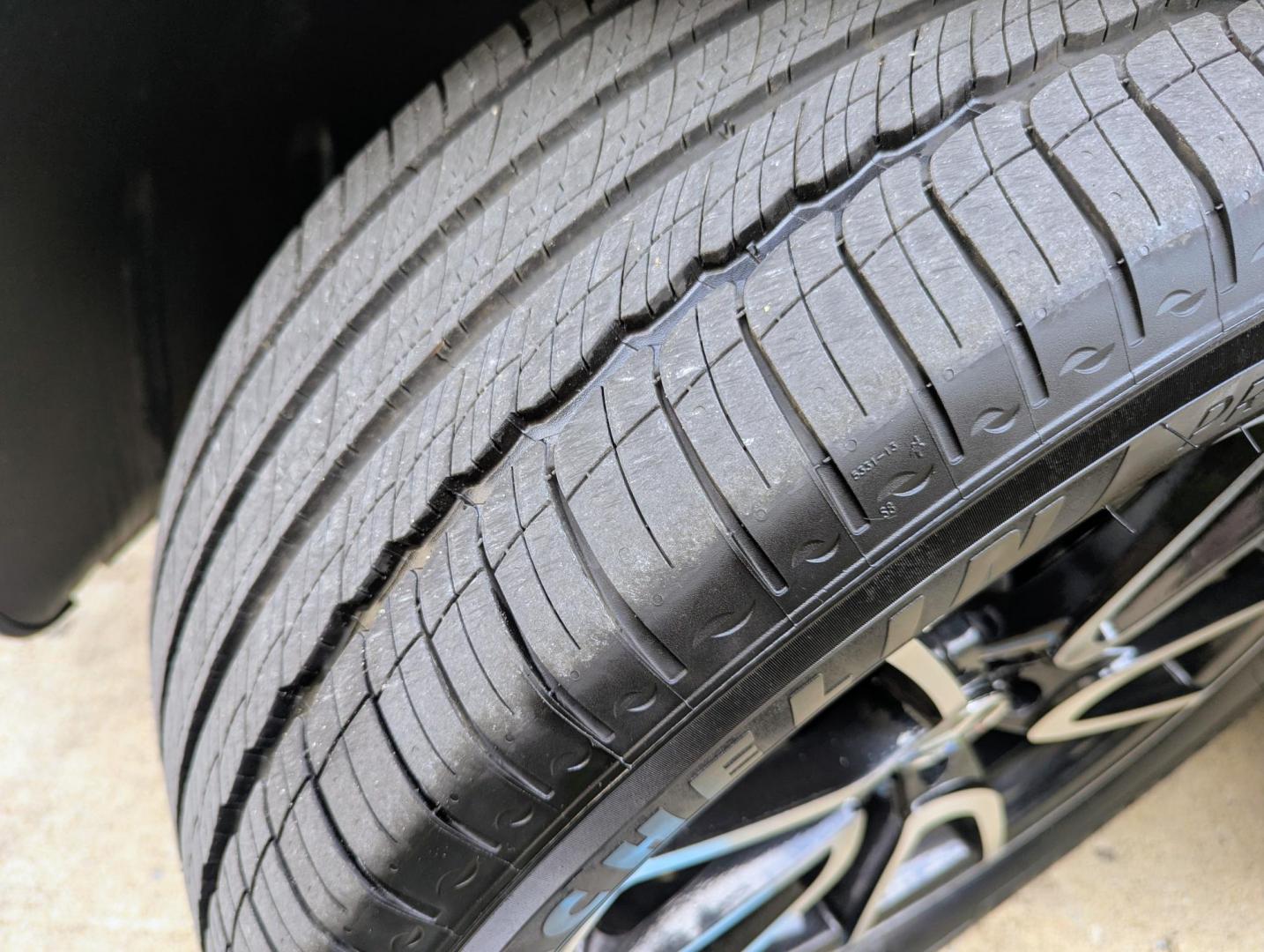 2011 Calcite White Mercedes-Benz GL-Class GL450 4MATIC (4JGBF7BE7BA) with an 4.7L V8 DOHC 32V engine, 7-Speed Automatic transmission, located at 603 Amelia Street, Plymouth, MI, 48170, (734) 459-5520, 42.378841, -83.464546 - Photo#18