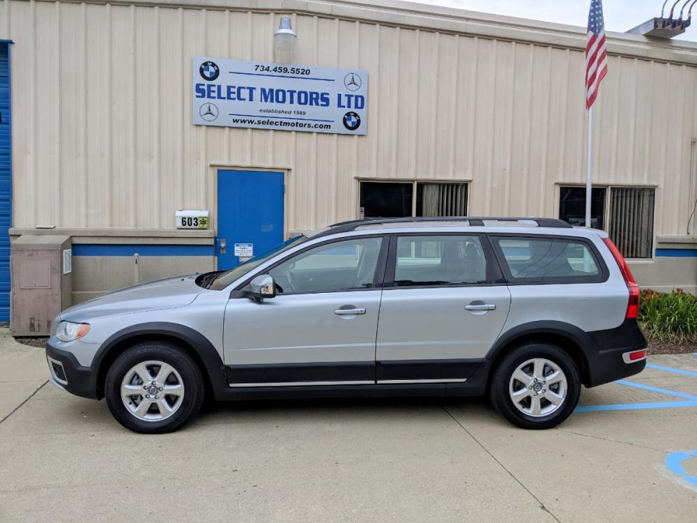 2008 Electric Silver Metallic /Black Leather Volvo XC70 Cross Country (YV4BZ982581) with an 2.5L L5 DOHC 20V TURBO engine, 5-Speed Automatic transmission, located at 603 Amelia Street, Plymouth, MI, 48170, (734) 459-5520, 42.378841, -83.464546 - Photo #2