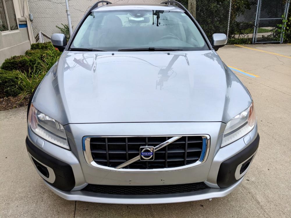 2008 Electric Silver Metallic /Black Leather Volvo XC70 Cross Country (YV4BZ982581) with an 2.5L L5 DOHC 20V TURBO engine, 5-Speed Automatic transmission, located at 603 Amelia Street, Plymouth, MI, 48170, (734) 459-5520, 42.378841, -83.464546 - Photo #4