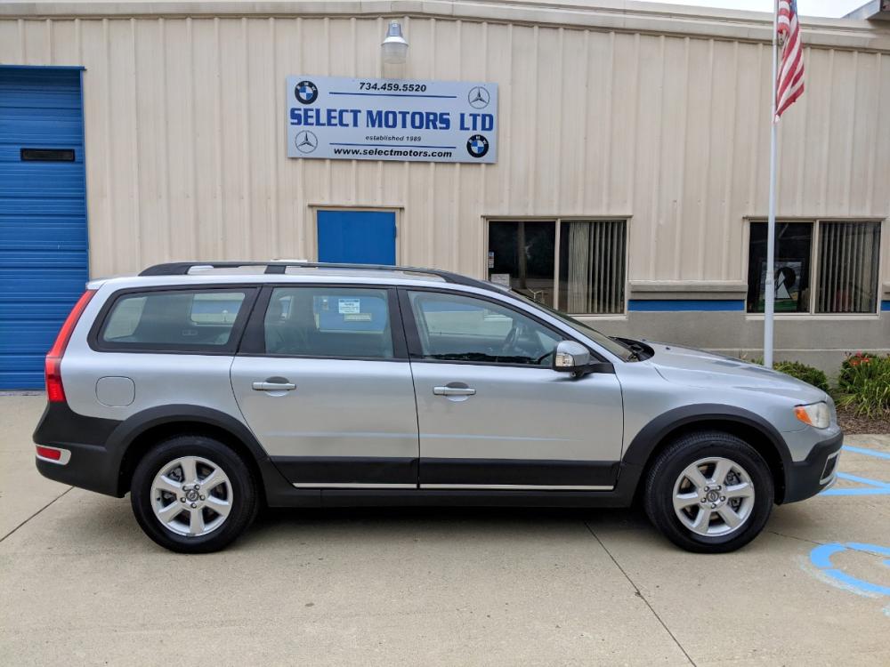 2008 Electric Silver Metallic /Black Leather Volvo XC70 Cross Country (YV4BZ982581) with an 2.5L L5 DOHC 20V TURBO engine, 5-Speed Automatic transmission, located at 603 Amelia Street, Plymouth, MI, 48170, (734) 459-5520, 42.378841, -83.464546 - Photo #13
