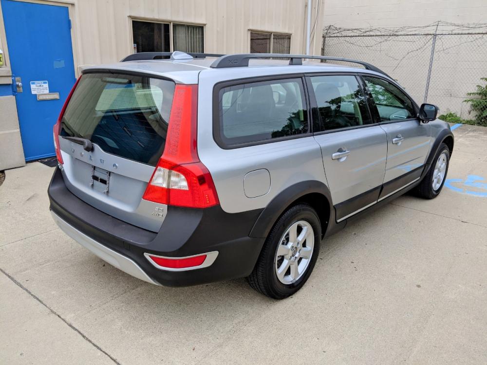 2008 Electric Silver Metallic /Black Leather Volvo XC70 Cross Country (YV4BZ982581) with an 2.5L L5 DOHC 20V TURBO engine, 5-Speed Automatic transmission, located at 603 Amelia Street, Plymouth, MI, 48170, (734) 459-5520, 42.378841, -83.464546 - Photo #15