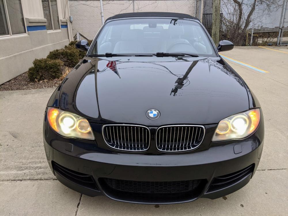 2008 Black BMW 1-Series 135i Convertible (WBAUN93538V) with an 3.0L L6 DOHC 24V engine, Automatic transmission, located at 603 Amelia Street, Plymouth, MI, 48170, (734) 459-5520, 42.378841, -83.464546 - Photo #4