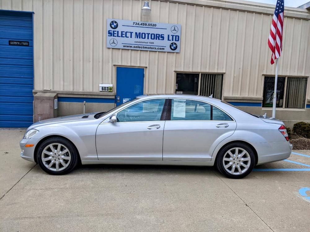 2007 Silver Metallic /Grey Leather Mercedes-Benz S-Class S550 (WDDNG71X17A) with an 5.5L V8 DOHC 32V engine, 7-Speed Automatic Overdrive transmission, located at 603 Amelia Street, Plymouth, MI, 48170, (734) 459-5520, 42.378841, -83.464546 - Photo #1
