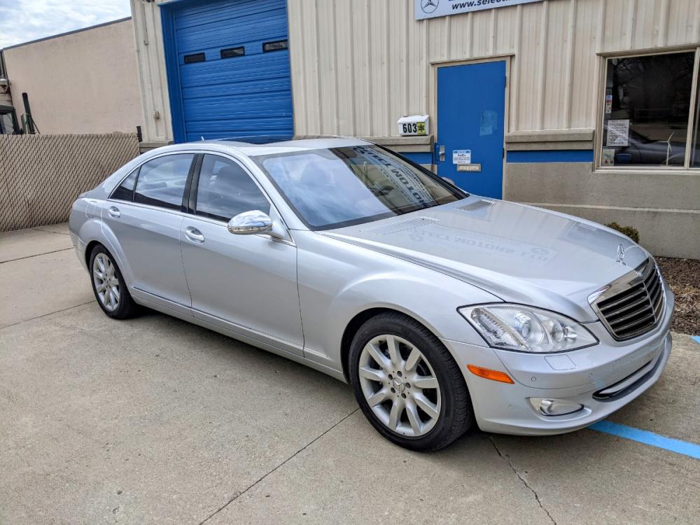 2007 Silver Metallic /Grey Leather Mercedes-Benz S-Class S550 (WDDNG71X17A) with an 5.5L V8 DOHC 32V engine, 7-Speed Automatic Overdrive transmission, located at 603 Amelia Street, Plymouth, MI, 48170, (734) 459-5520, 42.378841, -83.464546 - Photo #10