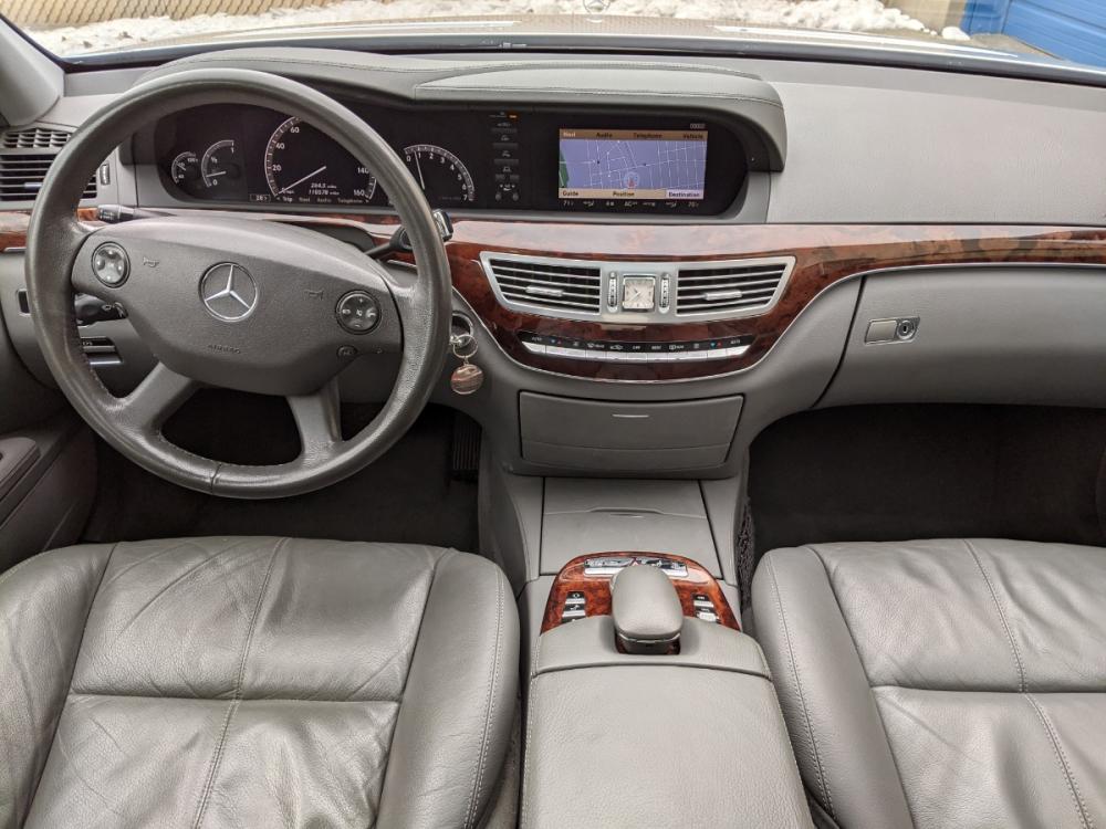 2007 Silver Metallic /Grey Leather Mercedes-Benz S-Class S550 (WDDNG71X17A) with an 5.5L V8 DOHC 32V engine, 7-Speed Automatic Overdrive transmission, located at 603 Amelia Street, Plymouth, MI, 48170, (734) 459-5520, 42.378841, -83.464546 - Photo #8