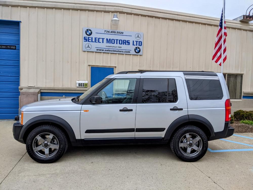 2008 Zambezi Silver /Black Leather Land Rover LR3 HSE (SALAG25408A) with an 4.4L V8 DOHC 32V engine, 6-Speed Automatic transmission, located at 603 Amelia Street, Plymouth, MI, 48170, (734) 459-5520, 42.378841, -83.464546 - Photo #1