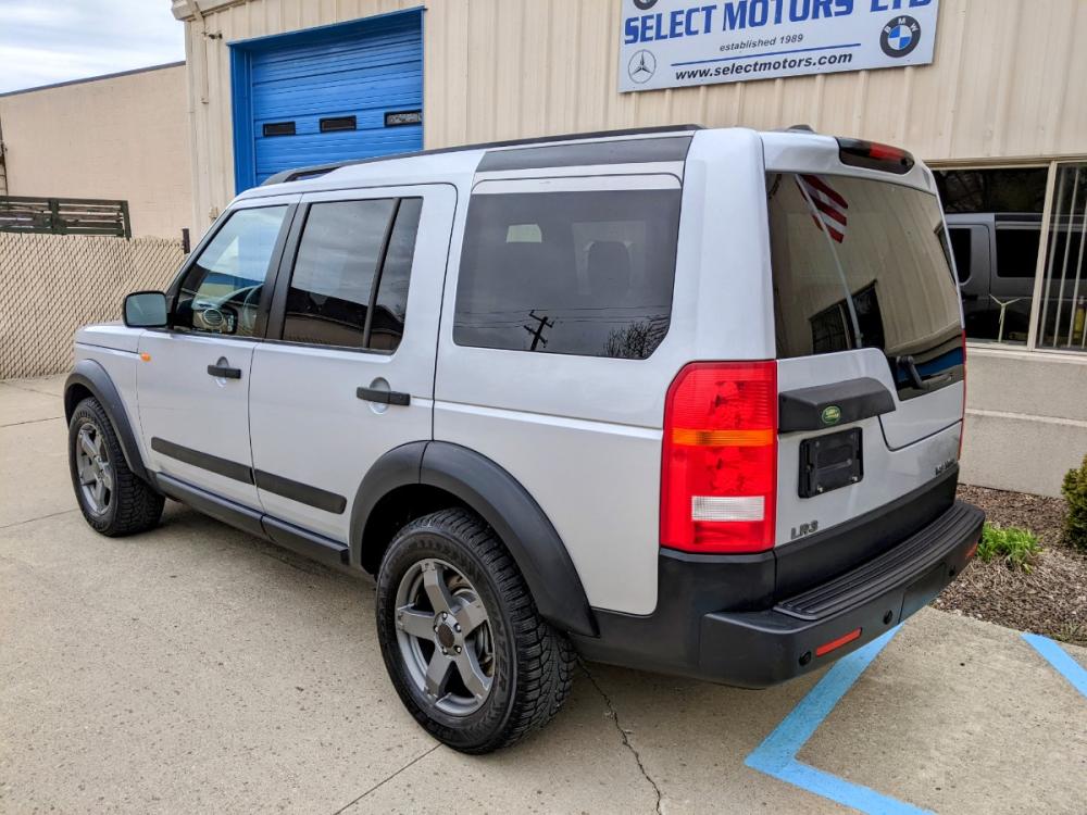2008 Zambezi Silver /Black Leather Land Rover LR3 HSE (SALAG25408A) with an 4.4L V8 DOHC 32V engine, 6-Speed Automatic transmission, located at 603 Amelia Street, Plymouth, MI, 48170, (734) 459-5520, 42.378841, -83.464546 - Photo #2