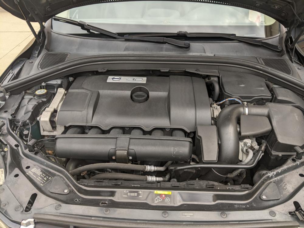 2010 Saville Grey Metallic /Black Leather Volvo XC60 T6 AWD (YV4982DZ3A2) with an 3.0L L6 DOHC 24V TURBO engine, 6-Speed Aut transmission, located at 603 Amelia Street, Plymouth, MI, 48170, (734) 459-5520, 42.378841, -83.464546 - Photo #16