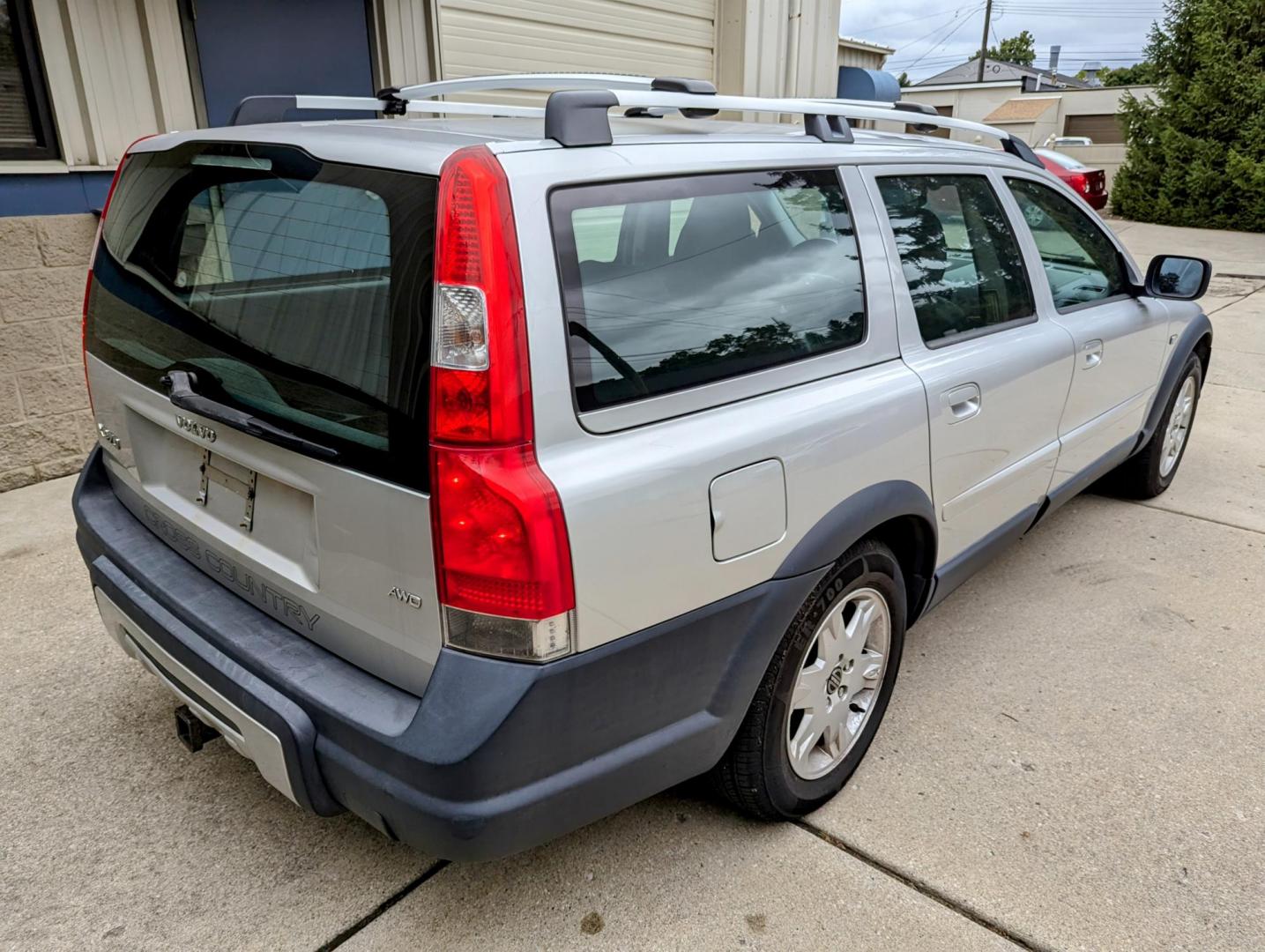 2005 Silver Metallic /Black Leather Volvo XC70 Cross Country (YV1SZ592851) with an 2.5L L5 DOHC 20V TURBO engine, 5-Speed Automatic transmission, located at 603 Amelia Street, Plymouth, MI, 48170, (734) 459-5520, 42.378841, -83.464546 - We will be CLOSED December 24 through January 4, reopening on Monday, January 5, 2026. We will answer messages and emails during that time. Vehicles shown by appointment - Please call ahead - 734-459-5520, text 734-658-4573 or contact us via our web site at: http://www.selectmotors.com for compl - Photo#1