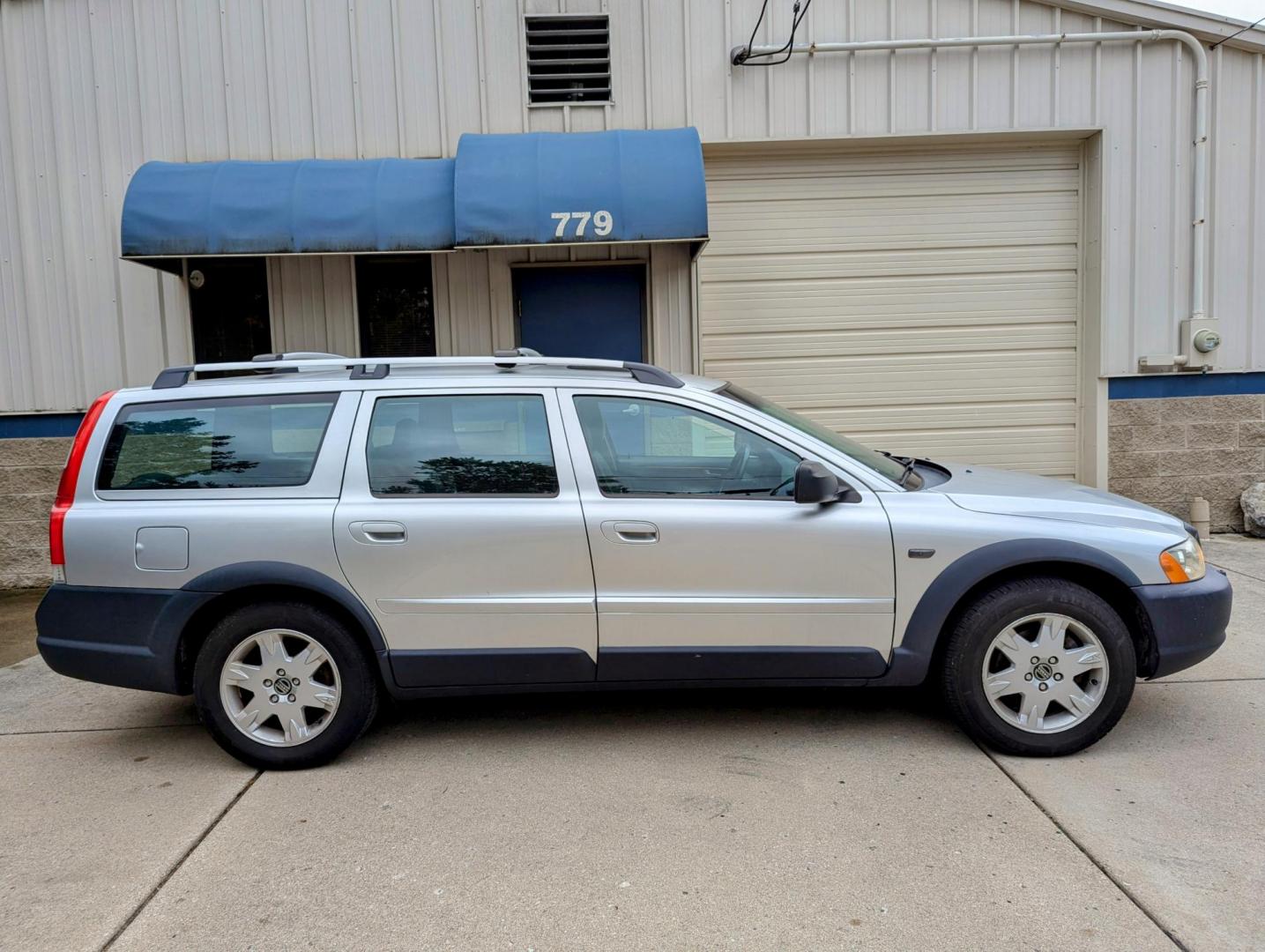 2005 Silver Metallic /Black Leather Volvo XC70 Cross Country (YV1SZ592851) with an 2.5L L5 DOHC 20V TURBO engine, 5-Speed Automatic transmission, located at 603 Amelia Street, Plymouth, MI, 48170, (734) 459-5520, 42.378841, -83.464546 - We will be CLOSED December 24 through January 4, reopening on Monday, January 5, 2026. We will answer messages and emails during that time. Vehicles shown by appointment - Please call ahead - 734-459-5520, text 734-658-4573 or contact us via our web site at: http://www.selectmotors.com for compl - Photo#3