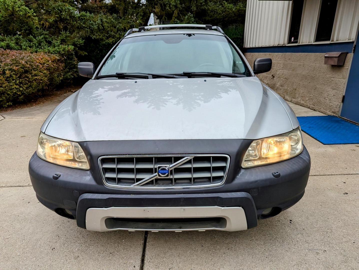 2005 Silver Metallic /Black Leather Volvo XC70 Cross Country (YV1SZ592851) with an 2.5L L5 DOHC 20V TURBO engine, 5-Speed Automatic transmission, located at 603 Amelia Street, Plymouth, MI, 48170, (734) 459-5520, 42.378841, -83.464546 - We will be CLOSED December 24 through January 4, reopening on Monday, January 5, 2026. We will answer messages and emails during that time. Vehicles shown by appointment - Please call ahead - 734-459-5520, text 734-658-4573 or contact us via our web site at: http://www.selectmotors.com for compl - Photo#5