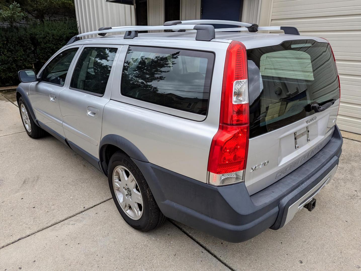2005 Silver Metallic /Black Leather Volvo XC70 Cross Country (YV1SZ592851) with an 2.5L L5 DOHC 20V TURBO engine, 5-Speed Automatic transmission, located at 603 Amelia Street, Plymouth, MI, 48170, (734) 459-5520, 42.378841, -83.464546 - We will be CLOSED December 24 through January 4, reopening on Monday, January 5, 2026. We will answer messages and emails during that time. Vehicles shown by appointment - Please call ahead - 734-459-5520, text 734-658-4573 or contact us via our web site at: http://www.selectmotors.com for compl - Photo#6