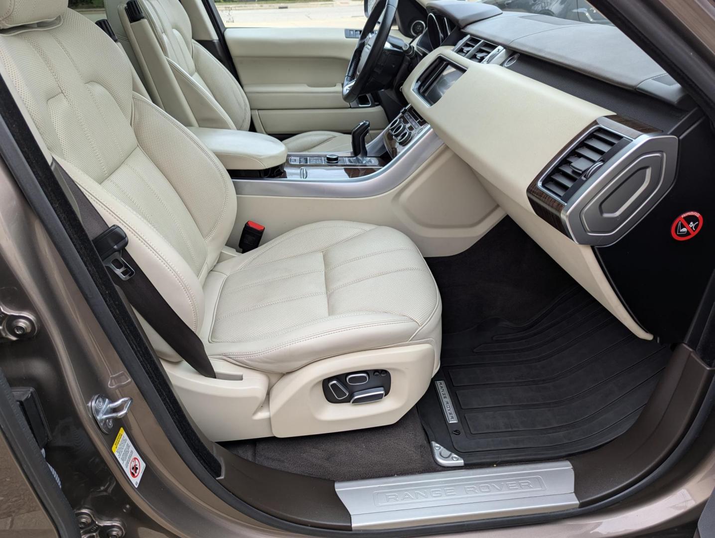 2015 Stone Metallic /Ivory/Ebony leather Land Rover Range Rover Sport SE (SALWR2VF1FA) with an 3.0L V6 24V DOHC SUPERCHARGED engine, 8-Speed Automatic transmission, located at 603 Amelia Street, Plymouth, MI, 48170, (734) 459-5520, 42.378841, -83.464546 - Photo#8
