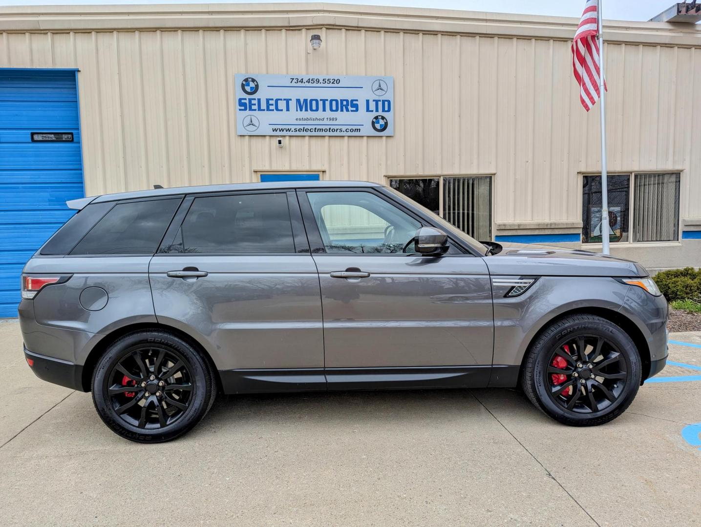 2016 Corris Grey /Black Leather Land Rover Range Rover Sport 5.0L V8 Supercharged (SALWR2EF9GA) with an 5.0L V8 DOHC 32V SUPERCHARGED engine, 8A transmission, located at 603 Amelia Street, Plymouth, MI, 48170, (734) 459-5520, 42.378841, -83.464546 - Vehicles shown by appointment - Please call ahead - 734-459-5520, text 734-658-4573 or contact us via our web site at: http://www.selectmotors.com for complete Inventory, Photos, Videos and FREE Carfax Reports. 2016 Land Rover Range Rover Sport, Supercharged V8, Corris Grey with Black leather int - Photo#12