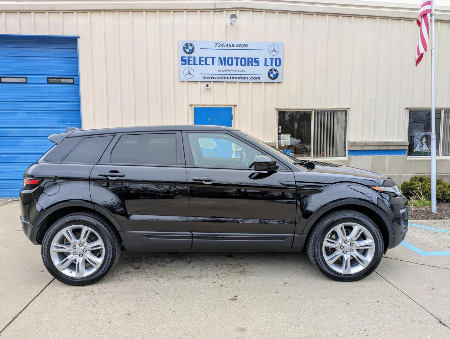 2016 Black /Black Leather Land Rover Range Rover Evoque SE (SALVP2BG2GH) with an 2.0L L4 DOHC 24V TURBO engine, 9A transmission, located at 603 Amelia Street, Plymouth, MI, 48170, (734) 459-5520, 42.378841, -83.464546 - Photo#11