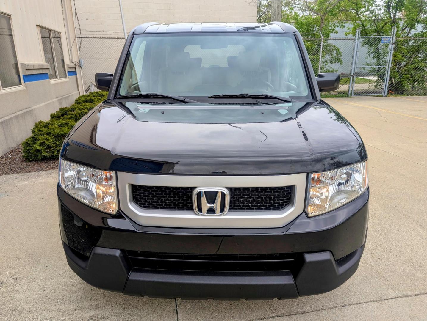 2011 Black /Beige Honda Element EX 4WD AT (5J6YH2H77BL) with an 2.4L L4 DOHC 16V engine, 5-Speed Automatic transmission, located at 603 Amelia Street, Plymouth, MI, 48170, (734) 459-5520, 42.378841, -83.464546 - Vehicles shown by appointment - Please call ahead - 734-459-5520, text 734-658-4573 or contact us via our web site at: http://www.selectmotors.com for complete Inventory, Photos, Videos and FREE Carfax Reports. 2011 Honda Element EX, Black with Beige interior, 85K one owner miles. Real time 4-w - Photo#1
