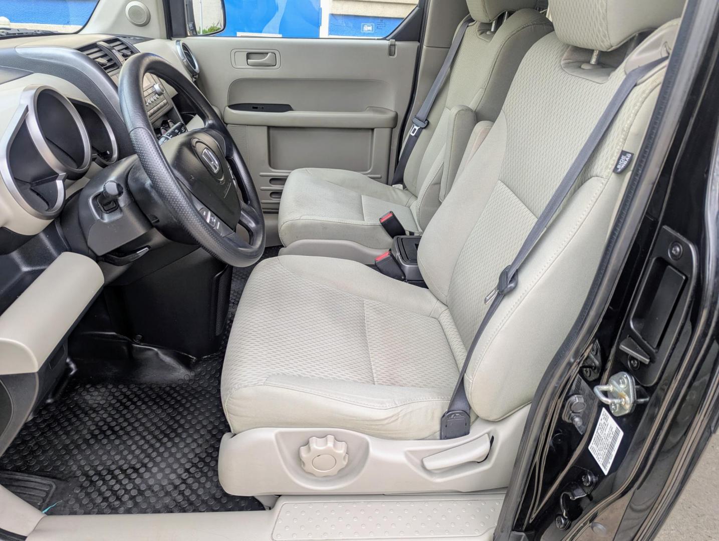 2011 Black /Beige Honda Element EX 4WD AT (5J6YH2H77BL) with an 2.4L L4 DOHC 16V engine, 5-Speed Automatic transmission, located at 603 Amelia Street, Plymouth, MI, 48170, (734) 459-5520, 42.378841, -83.464546 - Vehicles shown by appointment - Please call ahead - 734-459-5520, text 734-658-4573 or contact us via our web site at: http://www.selectmotors.com for complete Inventory, Photos, Videos and FREE Carfax Reports. 2011 Honda Element EX, Black with Beige interior, 85K one owner miles. Real time 4-w - Photo#4