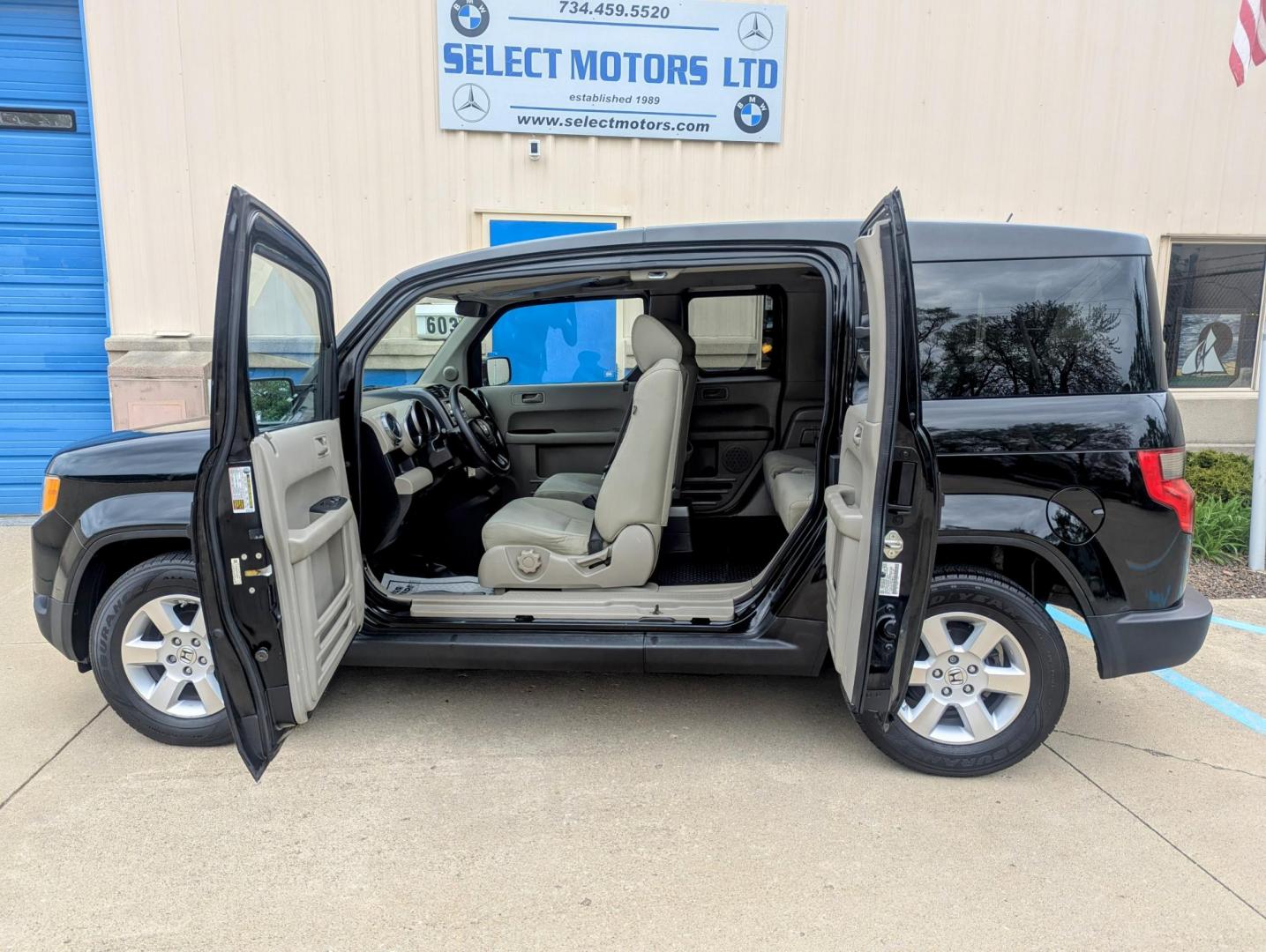 2011 Black /Beige Honda Element EX 4WD AT (5J6YH2H77BL) with an 2.4L L4 DOHC 16V engine, 5-Speed Automatic transmission, located at 603 Amelia Street, Plymouth, MI, 48170, (734) 459-5520, 42.378841, -83.464546 - Vehicles shown by appointment - Please call ahead - 734-459-5520, text 734-658-4573 or contact us via our web site at: http://www.selectmotors.com for complete Inventory, Photos, Videos and FREE Carfax Reports. 2011 Honda Element EX, Black with Beige interior, 85K one owner miles. Real time 4-w - Photo#9