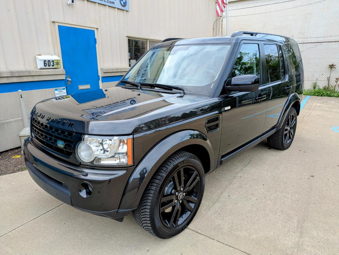 2013 Causeway Gray Metallic /Black Leather Land Rover LR4 HSE Luxury (SALAK2D47DA) with an 4.4L V8 DOHC 32V engine, 6-Speed Automatic transmission, located at 603 Amelia Street, Plymouth, MI, 48170, (734) 459-5520, 42.378841, -83.464546 - Vehicles shown by appointment - Please call ahead - 734-459-5520, text 734-658-4573 or contact us via our web site at: http://www.selectmotors.com for complete Inventory, Photos, Videos and FREE Carfax Reports. 2013 Land Rover LR4 HSE Luxury, Causeway Gray Metallic/Windsor Black leather inter - Photo#0