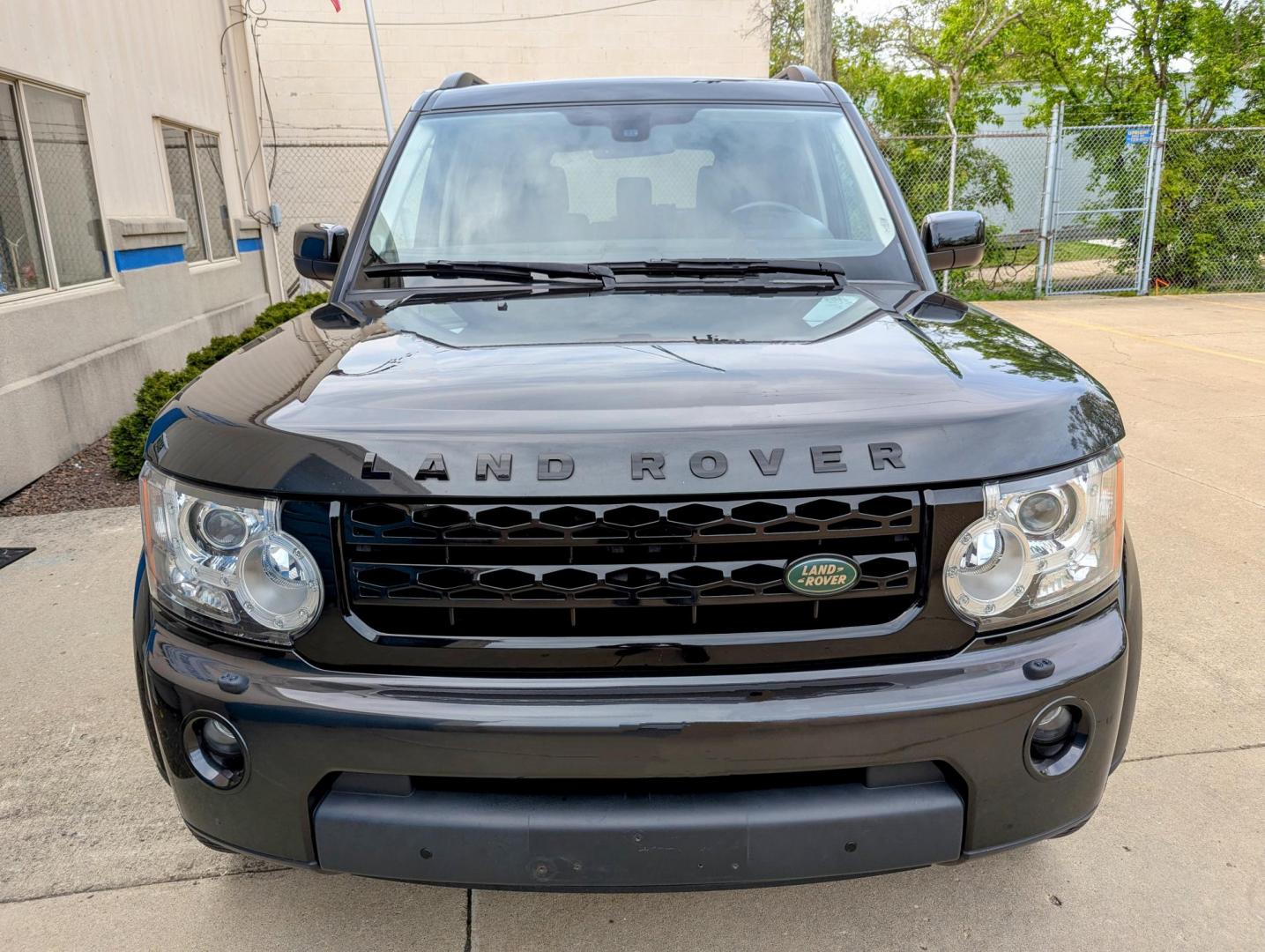 2013 Causeway Gray Metallic /Black Leather Land Rover LR4 HSE Luxury (SALAK2D47DA) with an 4.4L V8 DOHC 32V engine, 6-Speed Automatic transmission, located at 603 Amelia Street, Plymouth, MI, 48170, (734) 459-5520, 42.378841, -83.464546 - Vehicles shown by appointment - Please call ahead - 734-459-5520, text 734-658-4573 or contact us via our web site at: http://www.selectmotors.com for complete Inventory, Photos, Videos and FREE Carfax Reports. 2013 Land Rover LR4 HSE Luxury, Causeway Gray Metallic/Windsor Black leather inter - Photo#1