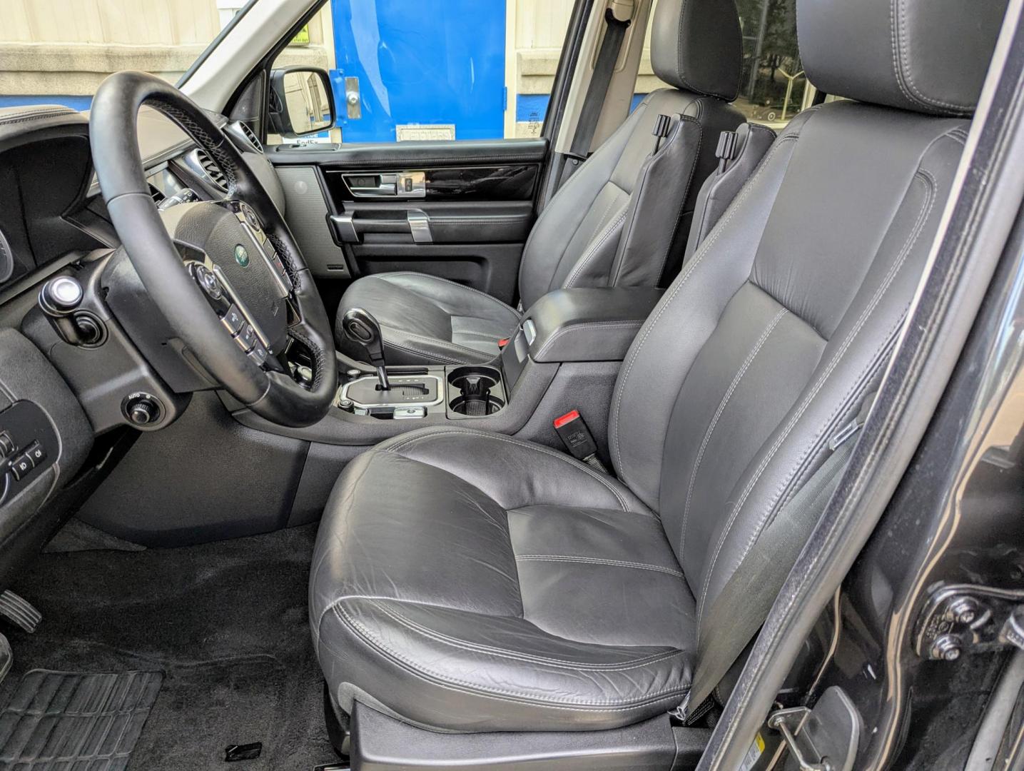 2013 Causeway Gray Metallic /Black Leather Land Rover LR4 HSE Luxury (SALAK2D47DA) with an 4.4L V8 DOHC 32V engine, 6-Speed Automatic transmission, located at 603 Amelia Street, Plymouth, MI, 48170, (734) 459-5520, 42.378841, -83.464546 - Vehicles shown by appointment - Please call ahead - 734-459-5520, text 734-658-4573 or contact us via our web site at: http://www.selectmotors.com for complete Inventory, Photos, Videos and FREE Carfax Reports. 2013 Land Rover LR4 HSE Luxury, Causeway Gray Metallic/Windsor Black leather inter - Photo#4
