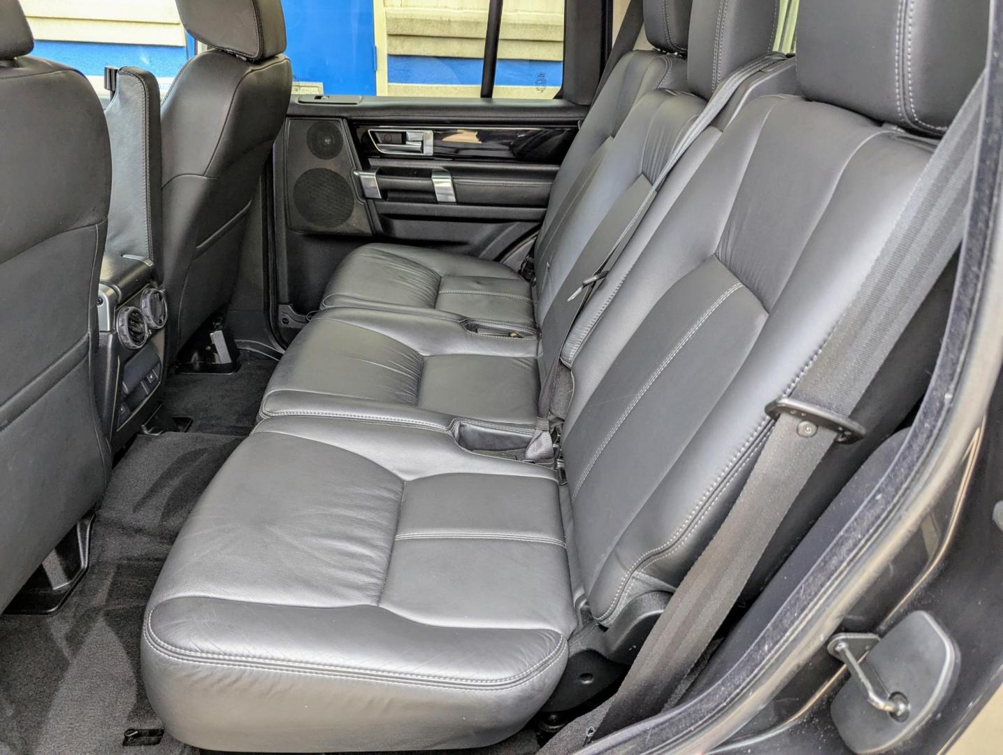 2013 Causeway Gray Metallic /Black Leather Land Rover LR4 HSE Luxury (SALAK2D47DA) with an 4.4L V8 DOHC 32V engine, 6-Speed Automatic transmission, located at 603 Amelia Street, Plymouth, MI, 48170, (734) 459-5520, 42.378841, -83.464546 - Vehicles shown by appointment - Please call ahead - 734-459-5520, text 734-658-4573 or contact us via our web site at: http://www.selectmotors.com for complete Inventory, Photos, Videos and FREE Carfax Reports. 2013 Land Rover LR4 HSE Luxury, Causeway Gray Metallic/Windsor Black leather inter - Photo#6