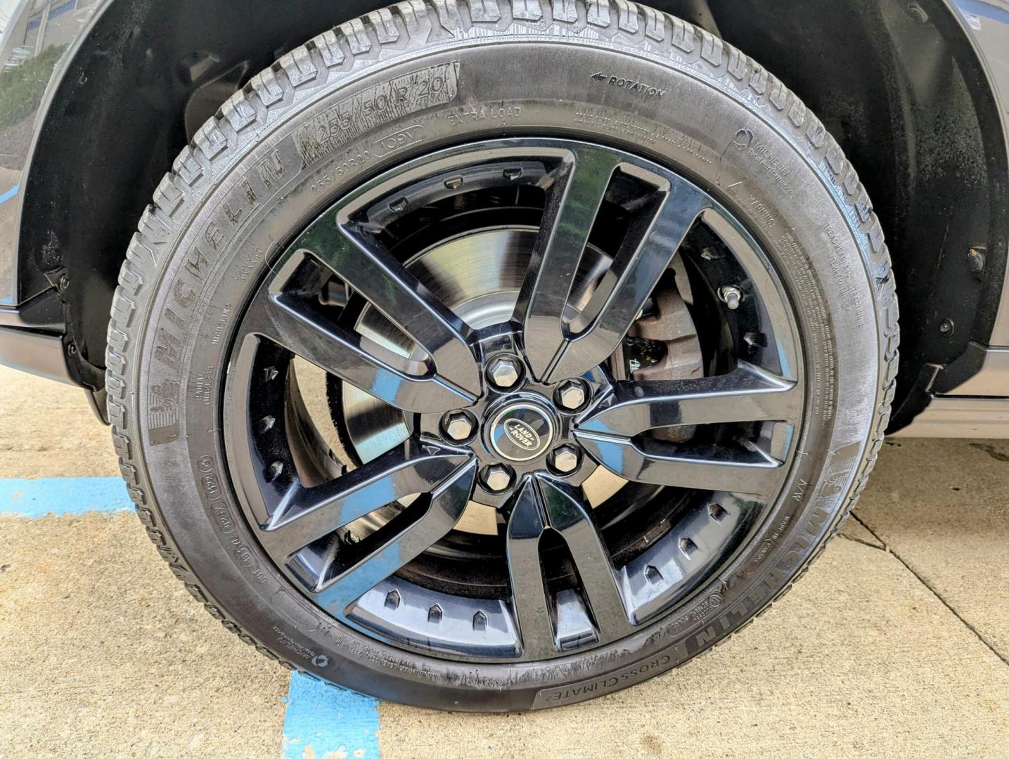 2013 Causeway Gray Metallic /Black Leather Land Rover LR4 HSE Luxury (SALAK2D47DA) with an 4.4L V8 DOHC 32V engine, 6-Speed Automatic transmission, located at 603 Amelia Street, Plymouth, MI, 48170, (734) 459-5520, 42.378841, -83.464546 - Vehicles shown by appointment - Please call ahead - 734-459-5520, text 734-658-4573 or contact us via our web site at: http://www.selectmotors.com for complete Inventory, Photos, Videos and FREE Carfax Reports. 2013 Land Rover LR4 HSE Luxury, Causeway Gray Metallic/Windsor Black leather inter - Photo#16