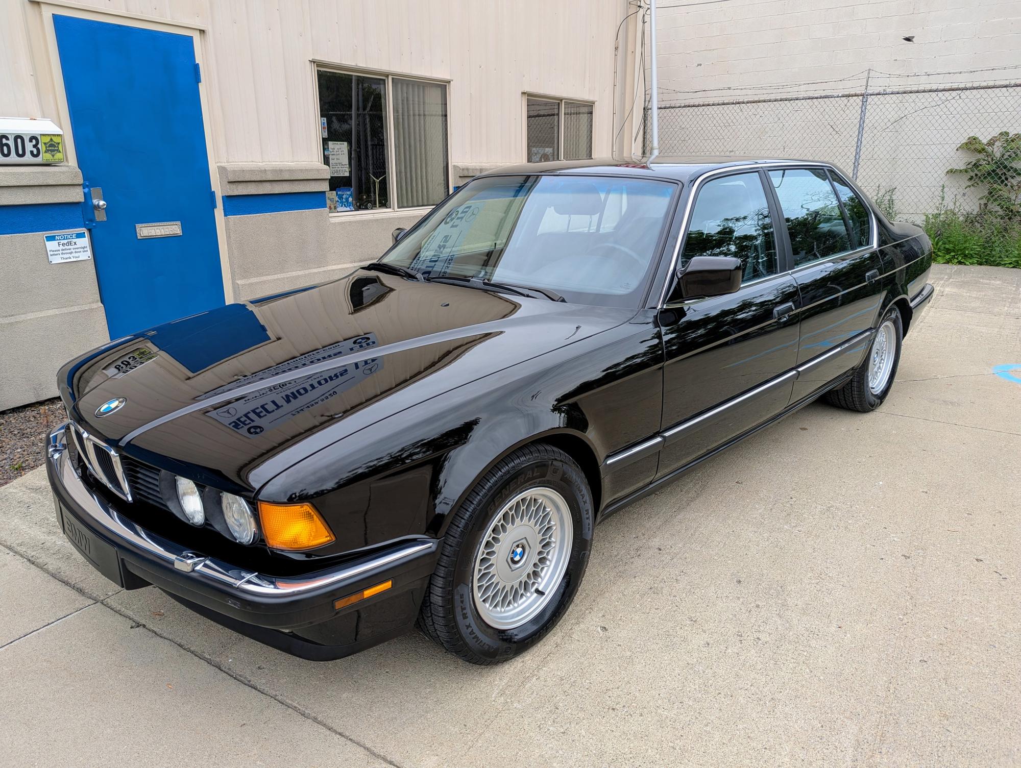 photo of 1990 BMW 7-Series 735iL