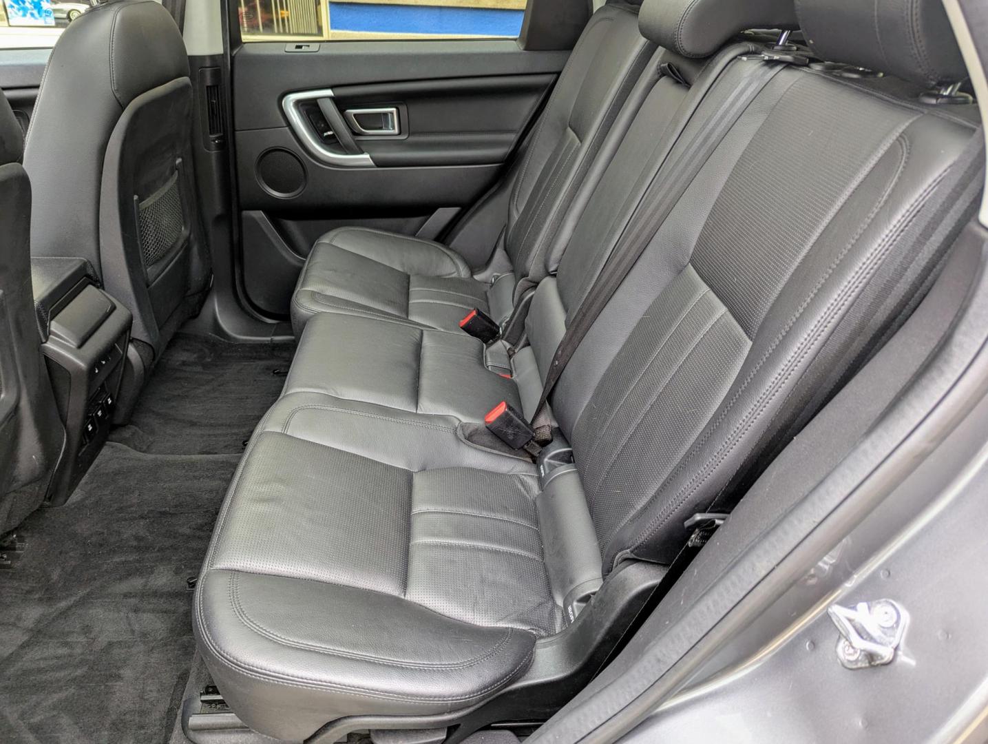 2017 Scotia Grey Metallic /Ebony Windsor Leather Land Rover Discovery Sport HSE (SALCR2BG4HH) with an 2.0L L4 engine, 9A transmission, located at 603 Amelia Street, Plymouth, MI, 48170, (734) 459-5520, 42.378841, -83.464546 - Vehicles shown by appointment - Please call ahead - 734-459-5520, text 734-658-4573 or contact us via our web site at: http://www.selectmotors.com for complete Inventory, Photos, Videos and FREE Carfax Reports. 2017 Land Rover Discovery Sport HSE - 4WD, Scotia Grey Metallic, Ebony Windsor Leather - Photo#4
