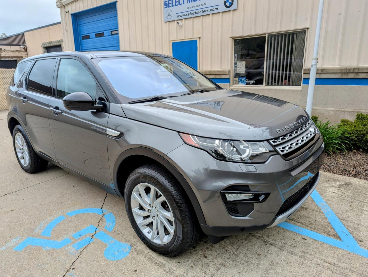 2017 Scotia Grey Metallic /Ebony Windsor Leather Land Rover Discovery Sport HSE (SALCR2BG4HH) with an 2.0L L4 engine, 9A transmission, located at 603 Amelia Street, Plymouth, MI, 48170, (734) 459-5520, 42.378841, -83.464546 - Vehicles shown by appointment - Please call ahead - 734-459-5520, text 734-658-4573 or contact us via our web site at: http://www.selectmotors.com for complete Inventory, Photos, Videos and FREE Carfax Reports. 2017 Land Rover Discovery Sport HSE - 4WD, Scotia Grey Metallic, Ebony Windsor Leather - Photo#10