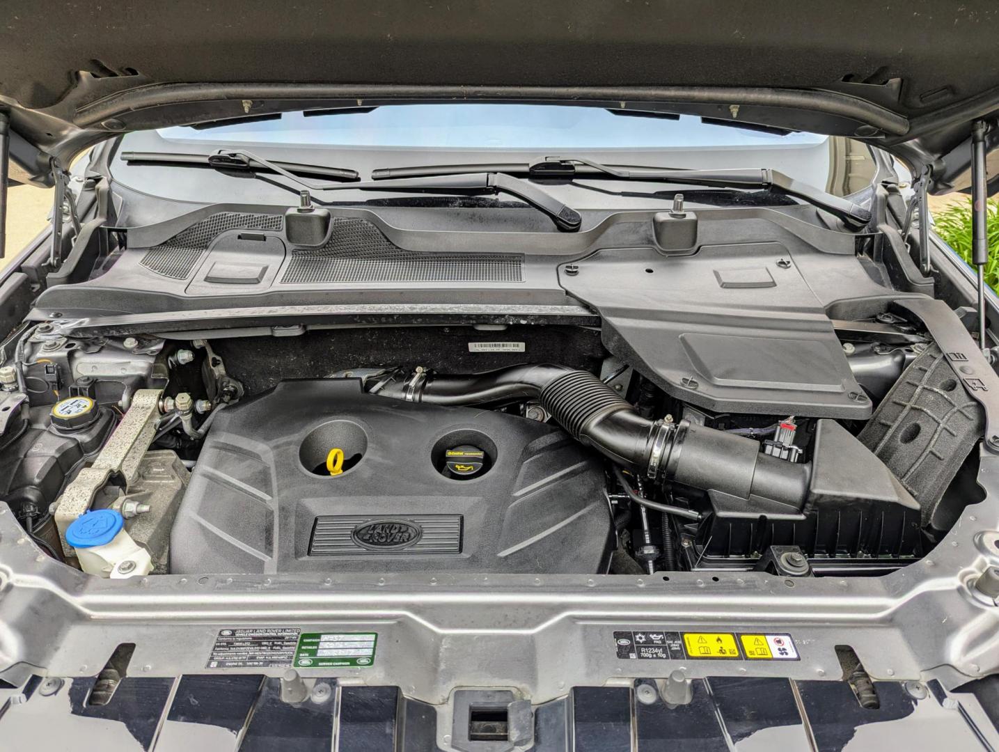 2017 Scotia Grey Metallic /Ebony Windsor Leather Land Rover Discovery Sport HSE (SALCR2BG4HH) with an 2.0L L4 engine, 9A transmission, located at 603 Amelia Street, Plymouth, MI, 48170, (734) 459-5520, 42.378841, -83.464546 - Vehicles shown by appointment - Please call ahead - 734-459-5520, text 734-658-4573 or contact us via our web site at: http://www.selectmotors.com for complete Inventory, Photos, Videos and FREE Carfax Reports. 2017 Land Rover Discovery Sport HSE - 4WD, Scotia Grey Metallic, Ebony Windsor Leather - Photo#16
