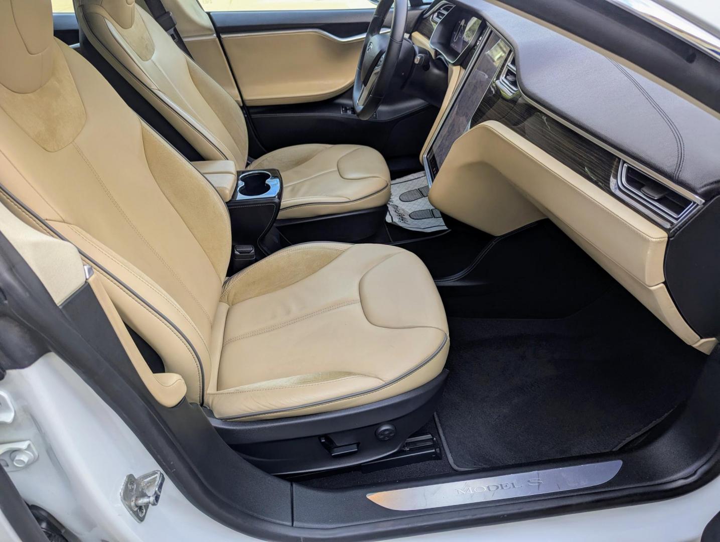2014 White /Tan Nappa Leather Tesla Model S Base (5YJSA1H1XEF) with an ELECTRIC engine, 1-Speed Automatic transmission, located at 603 Amelia Street, Plymouth, MI, 48170, (734) 459-5520, 42.378841, -83.464546 - Vehicles shown by appointment - Please call ahead - 734-459-5520, text 734-658-4573 or contact us via our web site at: http://www.selectmotors.com for complete Inventory, Photos, Videos and FREE Carfax Reports. 2014 Tesla Model S 85, FREE Unlimited Supercharging. White with Tan Nappa leather seat - Photo#8