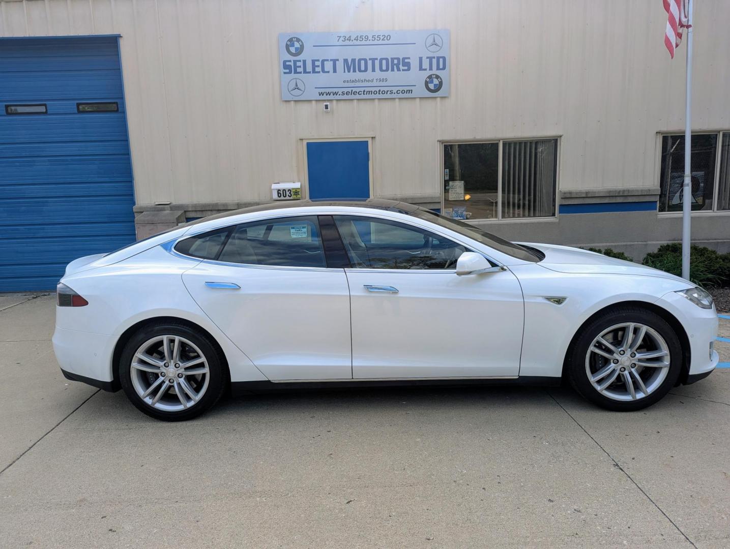 2014 White /Tan Nappa Leather Tesla Model S Base (5YJSA1H1XEF) with an ELECTRIC engine, 1-Speed Automatic transmission, located at 603 Amelia Street, Plymouth, MI, 48170, (734) 459-5520, 42.378841, -83.464546 - Vehicles shown by appointment - Please call ahead - 734-459-5520, text 734-658-4573 or contact us via our web site at: http://www.selectmotors.com for complete Inventory, Photos, Videos and FREE Carfax Reports. 2014 Tesla Model S 85, FREE Unlimited Supercharging. White with Tan Nappa leather seat - Photo#12