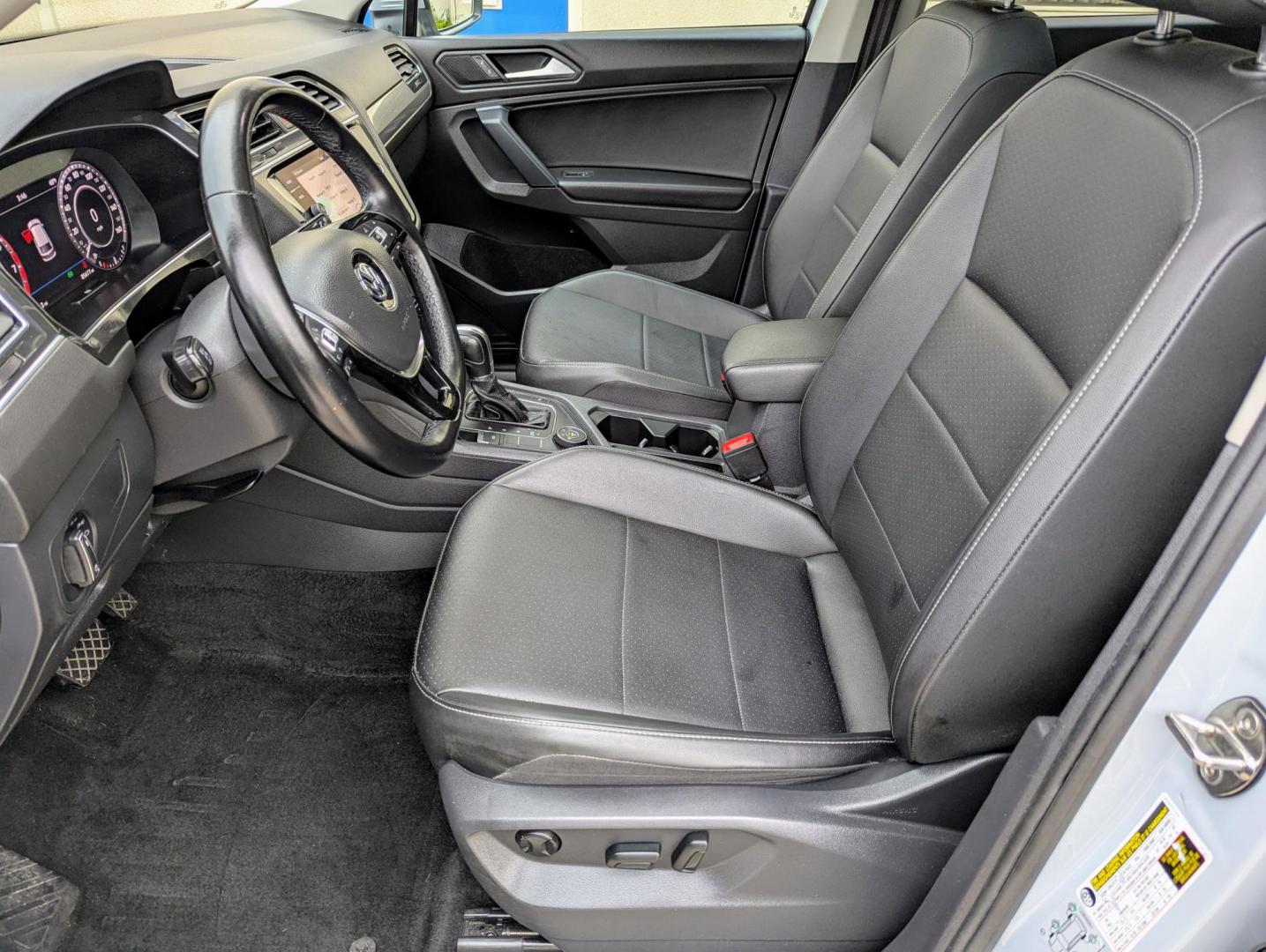 2019 White /Black Volkswagen Tiguan SE 4Motion AWD (3VV2B7AX6KM) with an 2.0L L4 DOHC 16V TURBO engine, 8A transmission, located at 603 Amelia Street, Plymouth, MI, 48170, (734) 459-5520, 42.378841, -83.464546 - Vehicles shown by appointment - Please call ahead - 734-459-5520, text 734-658-4573 or contact us via our web site at: http://www.selectmotors.com for complete Inventory, Photos, Videos and FREE Carfax Reports. 2019 VW Tiguan SEL, White Pearl Metallic with black interior, 85K miles, All Wheel Dri - Photo#4