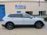 2019 White /Black Volkswagen Tiguan SE 4Motion AWD (3VV2B7AX6KM) with an 2.0L L4 DOHC 16V TURBO engine, 8A transmission, located at 603 Amelia Street, Plymouth, MI, 48170, (734) 459-5520, 42.378841, -83.464546 - Vehicles shown by appointment - Please call ahead - 734-459-5520, text 734-658-4573 or contact us via our web site at: http://www.selectmotors.com for complete Inventory, Photos, Videos and FREE Carfax Reports. 2019 VW Tiguan SEL, White Pearl Metallic with black interior, 85K miles, All Wheel Dri - Photo#12