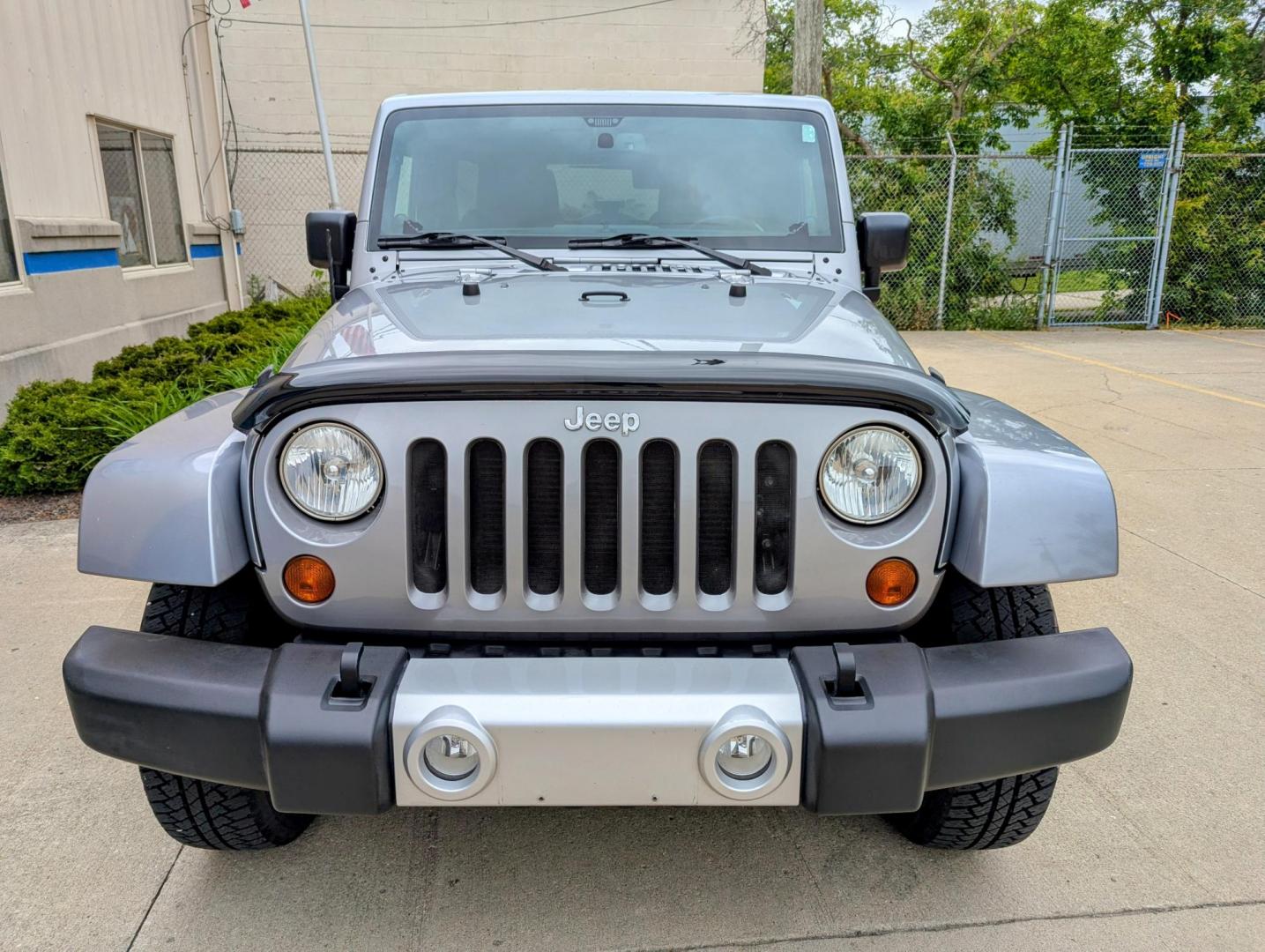 2013 Silver Metallic /Black Jeep Wrangler Unlimited Sahara 4WD (1C4BJWEG3DL) with an 3.6L V6 DOHC 24V FFV engine, Automatic transmission, located at 603 Amelia Street, Plymouth, MI, 48170, (734) 459-5520, 42.378841, -83.464546 - Vehicles shown by appointment - Please call ahead - 734-459-5520, text 734-658-4573 or contact us via our web site at: http://www.selectmotors.com for complete Inventory, Photos, Videos and FREE Carfax Reports. 2013 Jeep Wrangler Unlimited Sahara. Billet Silver Metallic with black interior, 175K - Photo#1