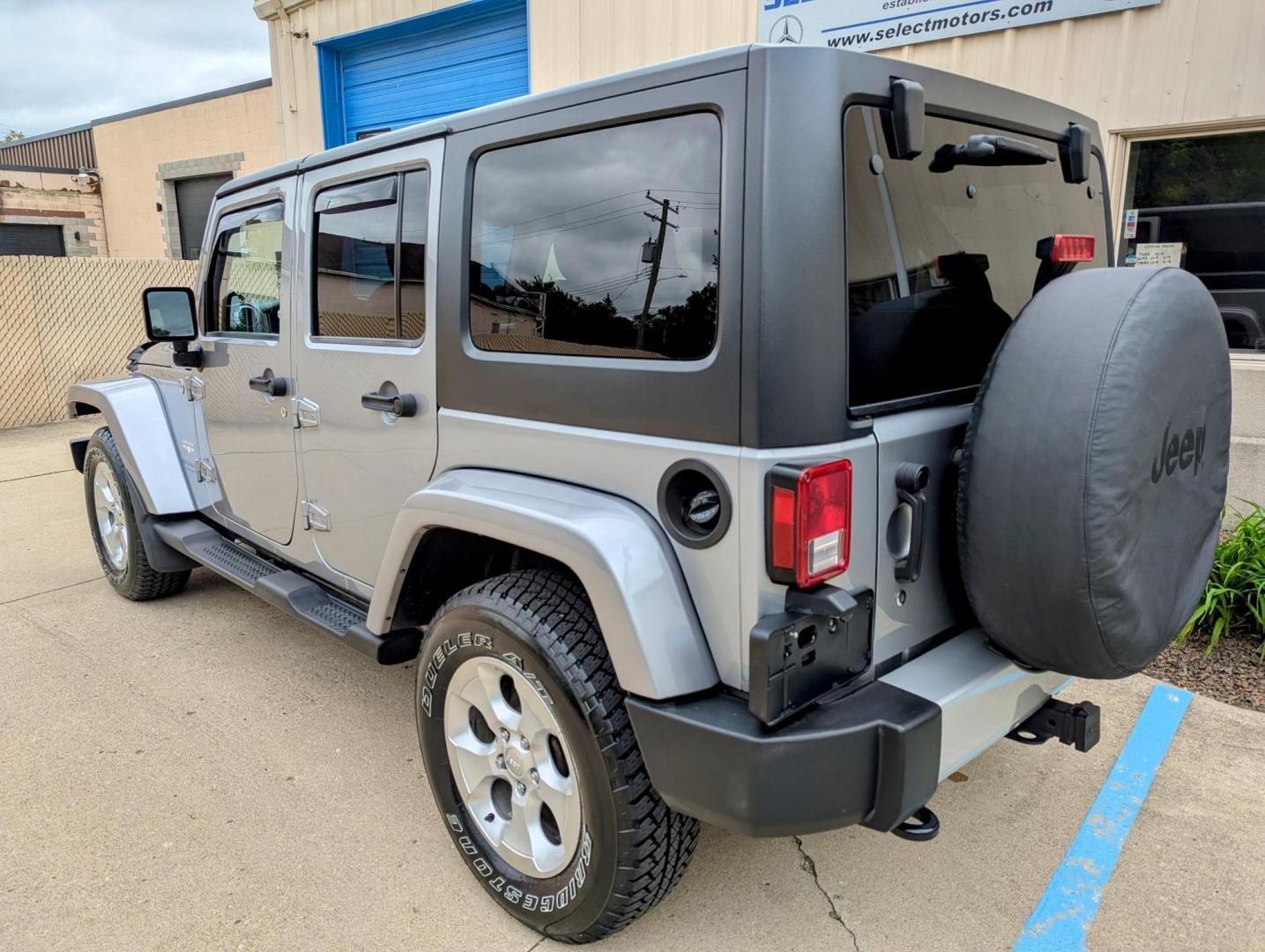 2013 Silver Metallic /Black Jeep Wrangler Unlimited Sahara 4WD (1C4BJWEG3DL) with an 3.6L V6 DOHC 24V FFV engine, Automatic transmission, located at 603 Amelia Street, Plymouth, MI, 48170, (734) 459-5520, 42.378841, -83.464546 - Vehicles shown by appointment - Please call ahead - 734-459-5520, text 734-658-4573 or contact us via our web site at: http://www.selectmotors.com for complete Inventory, Photos, Videos and FREE Carfax Reports. 2013 Jeep Wrangler Unlimited Sahara. Billet Silver Metallic with black interior, 175K - Photo#3