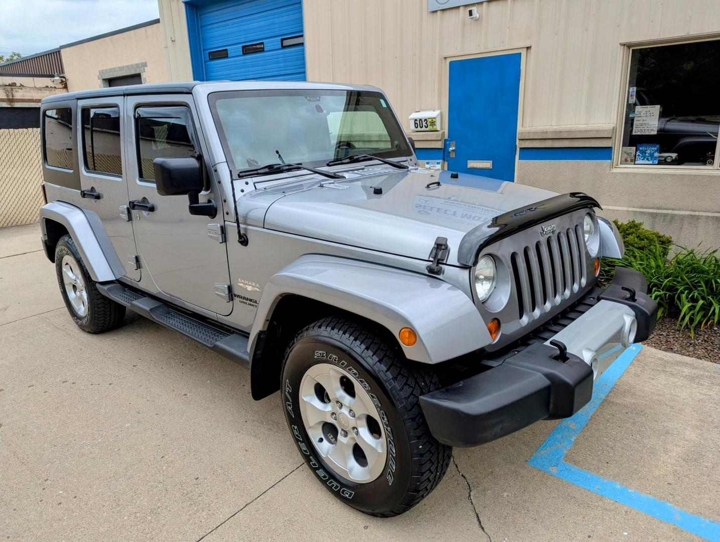 2013 Silver Metallic /Black Jeep Wrangler Unlimited Sahara 4WD (1C4BJWEG3DL) with an 3.6L V6 DOHC 24V FFV engine, Automatic transmission, located at 603 Amelia Street, Plymouth, MI, 48170, (734) 459-5520, 42.378841, -83.464546 - Vehicles shown by appointment - Please call ahead - 734-459-5520, text 734-658-4573 or contact us via our web site at: http://www.selectmotors.com for complete Inventory, Photos, Videos and FREE Carfax Reports. 2013 Jeep Wrangler Unlimited Sahara. Billet Silver Metallic with black interior, 175K - Photo#11