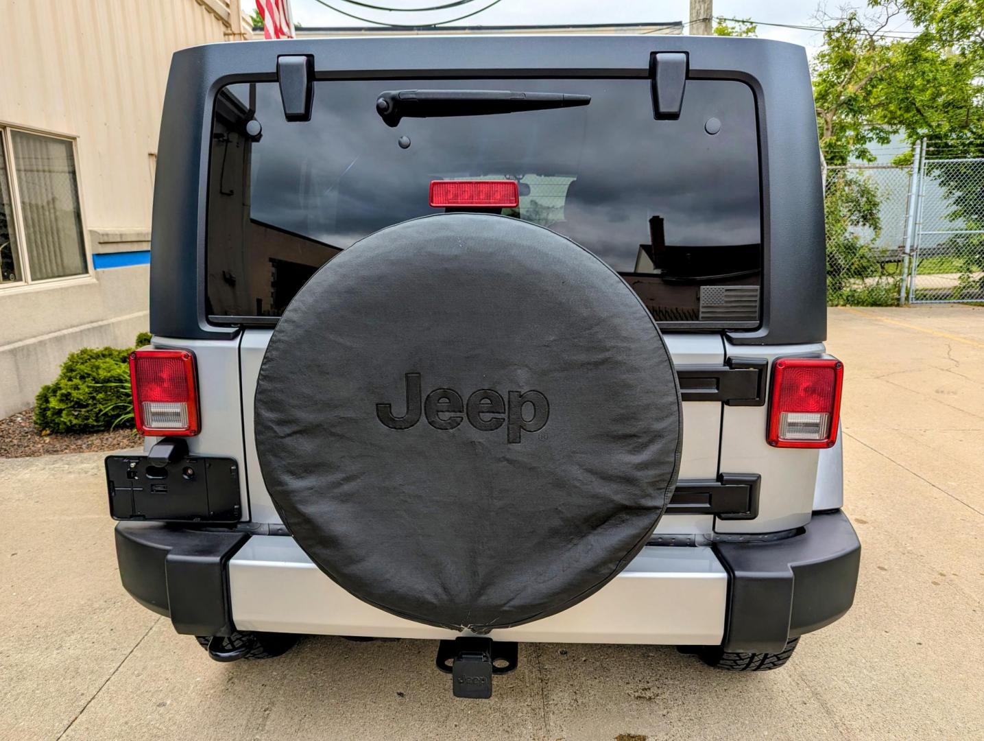 2013 Silver Metallic /Black Jeep Wrangler Unlimited Sahara 4WD (1C4BJWEG3DL) with an 3.6L V6 DOHC 24V FFV engine, Automatic transmission, located at 603 Amelia Street, Plymouth, MI, 48170, (734) 459-5520, 42.378841, -83.464546 - Vehicles shown by appointment - Please call ahead - 734-459-5520, text 734-658-4573 or contact us via our web site at: http://www.selectmotors.com for complete Inventory, Photos, Videos and FREE Carfax Reports. 2013 Jeep Wrangler Unlimited Sahara. Billet Silver Metallic with black interior, 175K - Photo#14