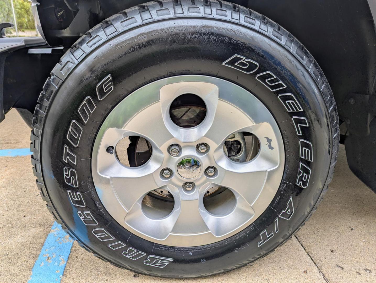 2013 Silver Metallic /Black Jeep Wrangler Unlimited Sahara 4WD (1C4BJWEG3DL) with an 3.6L V6 DOHC 24V FFV engine, Automatic transmission, located at 603 Amelia Street, Plymouth, MI, 48170, (734) 459-5520, 42.378841, -83.464546 - Vehicles shown by appointment - Please call ahead - 734-459-5520, text 734-658-4573 or contact us via our web site at: http://www.selectmotors.com for complete Inventory, Photos, Videos and FREE Carfax Reports. 2013 Jeep Wrangler Unlimited Sahara. Billet Silver Metallic with black interior, 175K - Photo#15
