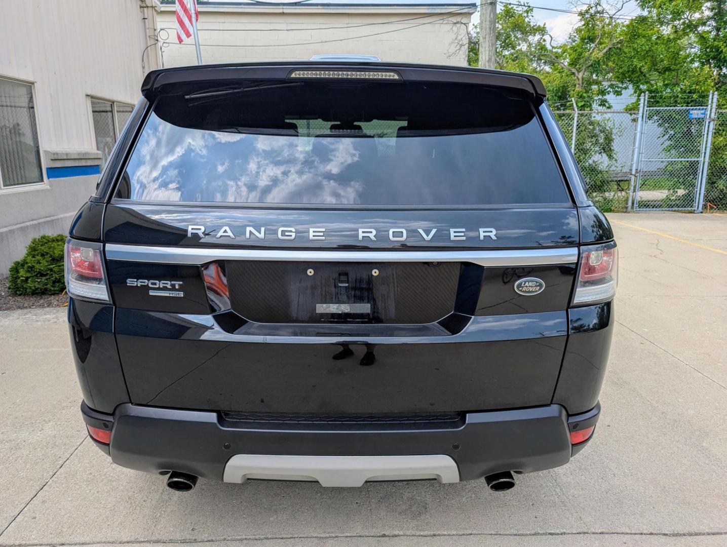 2015 Black /Black & Ivory Land Rover Range Rover Sport SE (SALWR2VF3FA) with an 3.0L V6 24V DOHC SUPERCHARGED engine, 8-Speed Automatic transmission, located at 603 Amelia Street, Plymouth, MI, 48170, (734) 459-5520, 42.378841, -83.464546 - Vehicles shown by appointment - Please call ahead - 734-459-5520, text 734-658-4573 or contact us via our web site at: http://www.selectmotors.com for complete Inventory, Photos, Videos and FREE Carfax Reports. 2015 Land Rover Range Rover HSE Sport, Santorini Black Metallic, black & ivory interio - Photo#14