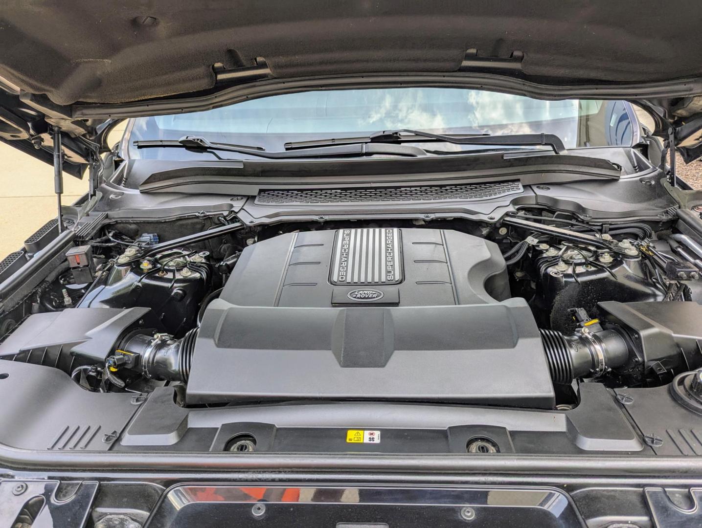 2015 Black /Black & Ivory Land Rover Range Rover Sport SE (SALWR2VF3FA) with an 3.0L V6 24V DOHC SUPERCHARGED engine, 8-Speed Automatic transmission, located at 603 Amelia Street, Plymouth, MI, 48170, (734) 459-5520, 42.378841, -83.464546 - Vehicles shown by appointment - Please call ahead - 734-459-5520, text 734-658-4573 or contact us via our web site at: http://www.selectmotors.com for complete Inventory, Photos, Videos and FREE Carfax Reports. 2015 Land Rover Range Rover HSE Sport, Santorini Black Metallic, black & ivory interio - Photo#17