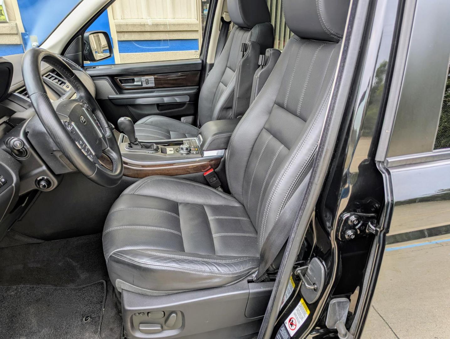 2010 Black /Ebony Leather Land Rover Range Rover Sport HSE (SALSK2D41AA) with an 4.4L V8 DOHC 32V engine, 6-Speed Automatic transmission, located at 603 Amelia Street, Plymouth, MI, 48170, (734) 459-5520, 42.378841, -83.464546 - Vehicles shown by appointment - Please call ahead - 734-459-5520, text 734-658-4573 or contact us via our web site at: http://www.selectmotors.com for complete Inventory, Photos, Videos and FREE Carfax Reports. 2010 Land Rover Range Rover Sport HSE LUX, Santorini Black Metallic, Ebony interior, 2 - Photo#5