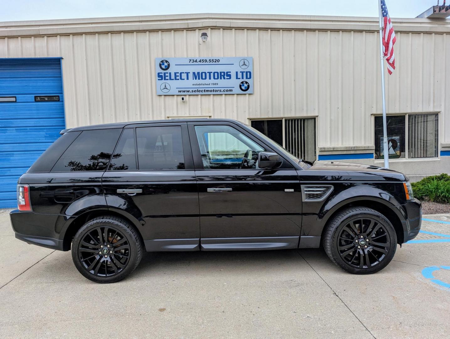 2010 Black /Ebony Leather Land Rover Range Rover Sport HSE (SALSK2D41AA) with an 4.4L V8 DOHC 32V engine, 6-Speed Automatic transmission, located at 603 Amelia Street, Plymouth, MI, 48170, (734) 459-5520, 42.378841, -83.464546 - Vehicles shown by appointment - Please call ahead - 734-459-5520, text 734-658-4573 or contact us via our web site at: http://www.selectmotors.com for complete Inventory, Photos, Videos and FREE Carfax Reports. 2010 Land Rover Range Rover Sport HSE LUX, Santorini Black Metallic, Ebony interior, 2 - Photo#16