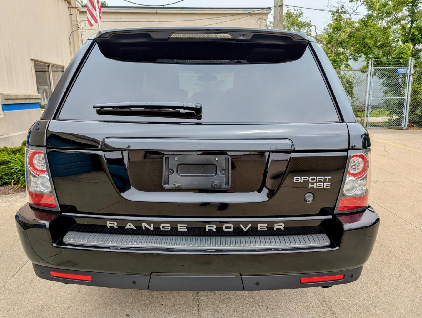 2010 Black /Ebony Leather Land Rover Range Rover Sport HSE (SALSK2D41AA) with an 4.4L V8 DOHC 32V engine, 6-Speed Automatic transmission, located at 603 Amelia Street, Plymouth, MI, 48170, (734) 459-5520, 42.378841, -83.464546 - Vehicles shown by appointment - Please call ahead - 734-459-5520, text 734-658-4573 or contact us via our web site at: http://www.selectmotors.com for complete Inventory, Photos, Videos and FREE Carfax Reports. 2010 Land Rover Range Rover Sport HSE LUX, Santorini Black Metallic, Ebony interior, 2 - Photo#18