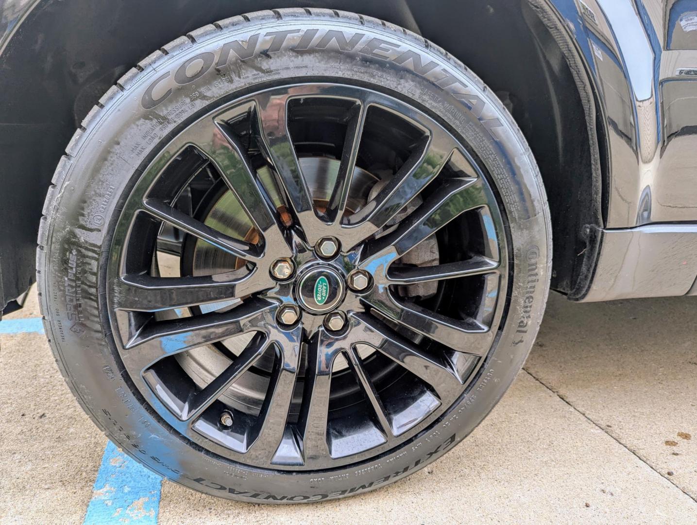 2010 Black /Ebony Leather Land Rover Range Rover Sport HSE (SALSK2D41AA) with an 4.4L V8 DOHC 32V engine, 6-Speed Automatic transmission, located at 603 Amelia Street, Plymouth, MI, 48170, (734) 459-5520, 42.378841, -83.464546 - Vehicles shown by appointment - Please call ahead - 734-459-5520, text 734-658-4573 or contact us via our web site at: http://www.selectmotors.com for complete Inventory, Photos, Videos and FREE Carfax Reports. 2010 Land Rover Range Rover Sport HSE LUX, Santorini Black Metallic, Ebony interior, 2 - Photo#19