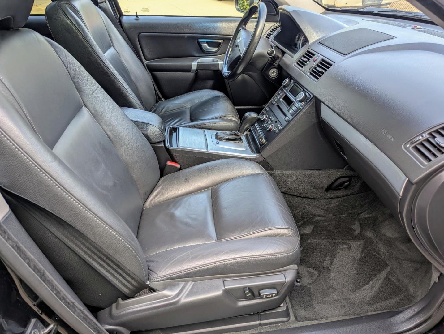 2013 Volvo XC90 3.2 AWD (YV4952CZ0D1) with an 3.2L L6 DOHC 24V engine, 6-Speed Automatic transmission, located at 603 Amelia Street, Plymouth, MI, 48170, (734) 459-5520, 42.378841, -83.464546 - Vehicles shown by appointment - Please call ahead - 734-459-5520, text 734-658-4573 or contact us via our web site at: http://www.selectmotors.com for complete Inventory, Photos, Videos and FREE Carfax Reports. 2013 Volvo XC90 3.2, Ember Black Metallic with black leather interior, 90K miles, all - Photo#8
