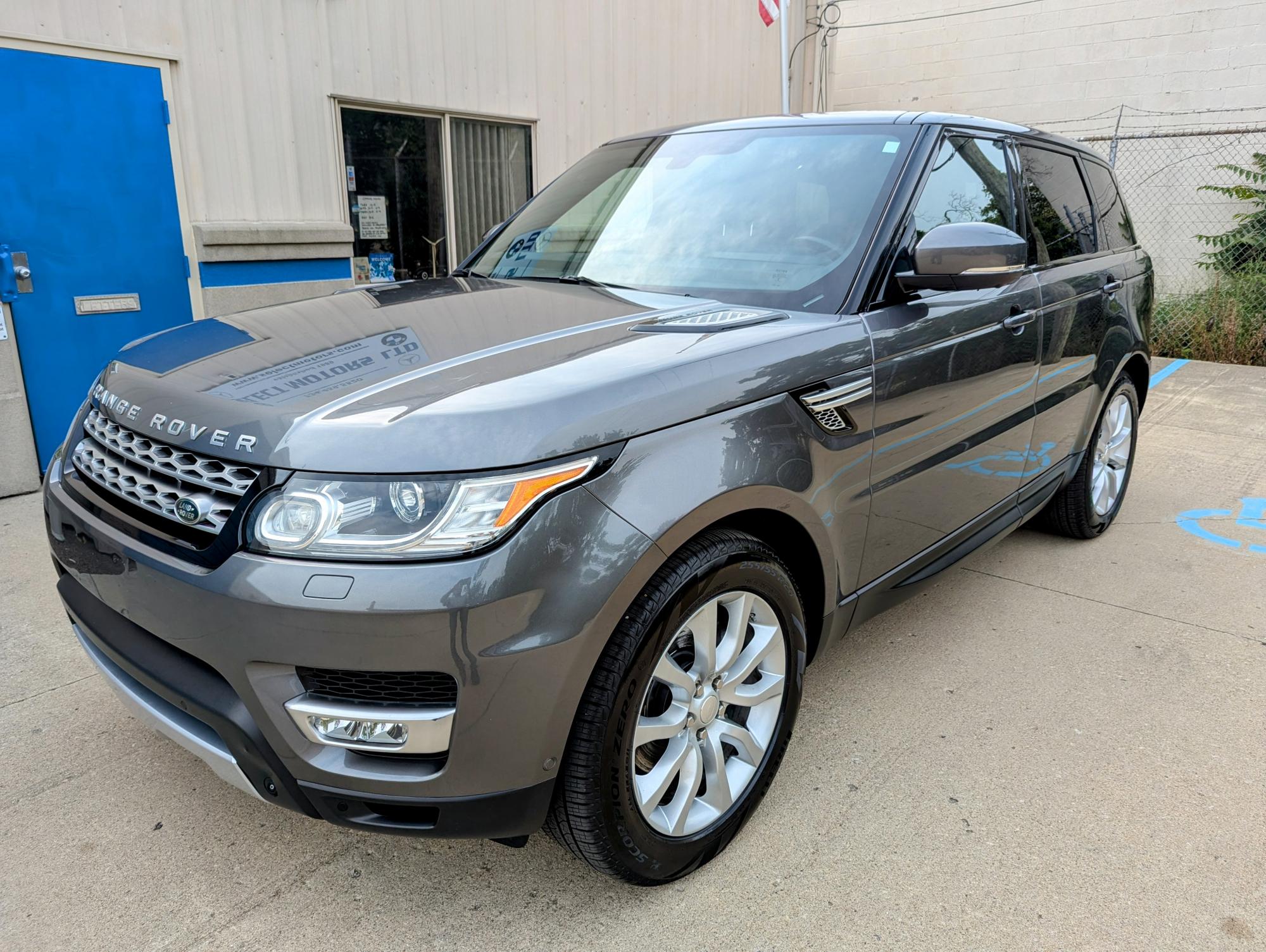 photo of 2014 Land Rover Range Rover Sport 3.0L V6 Supercharged HSE